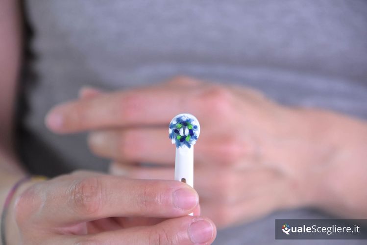 Oral-B Pro 2 2000 N CrossAction