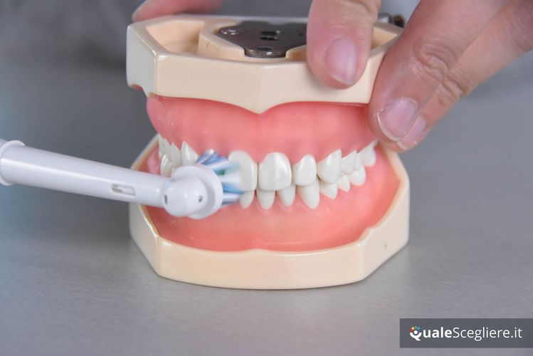 Oral-B Pro 2 2000 N CrossAction