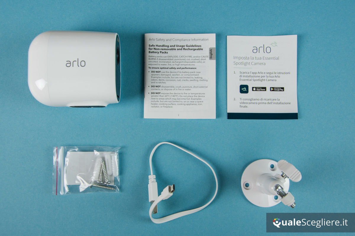 Arlo Essential Spotlight Camera VMC2030-100EUS