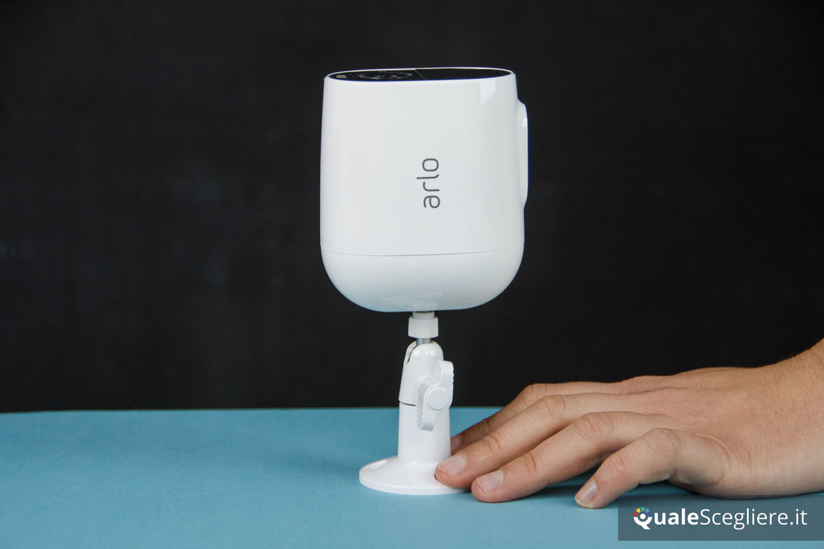 Arlo Essential Spotlight Camera VMC2030-100EUS
