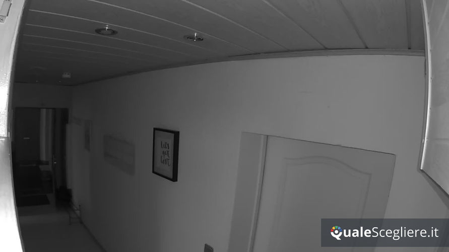 Arlo Essential Spotlight Camera VMC2030-100EUS