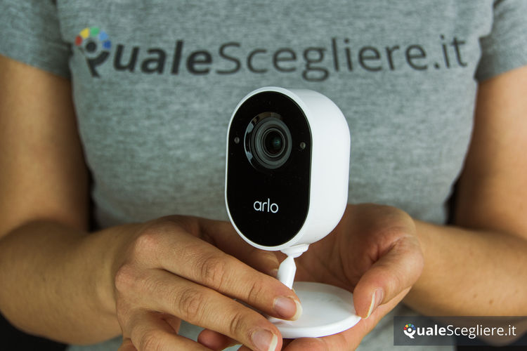 Arlo Essential Indoor VMC2040-100EUS