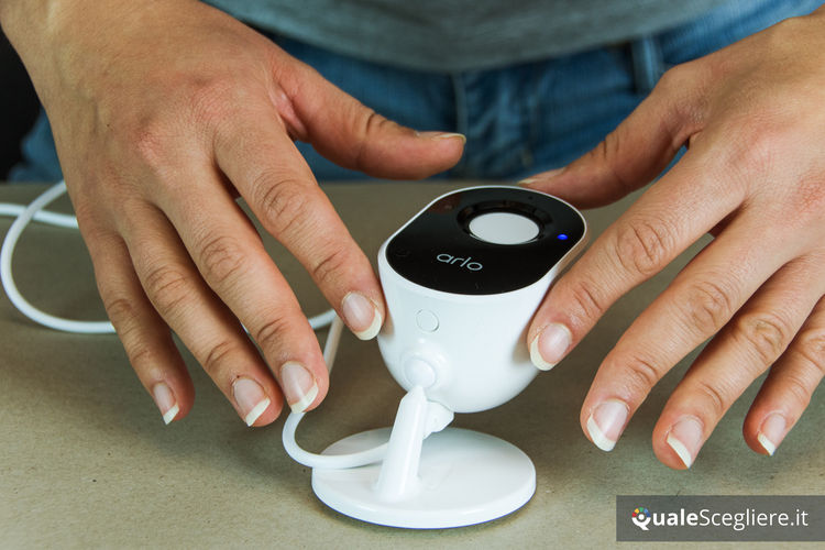 Arlo Essential Indoor VMC2040-100EUS